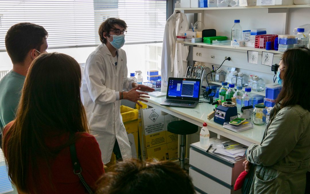 [Visite] Poussez la porte des labos de l&rsquo;Institut IMAGINE !  Lien