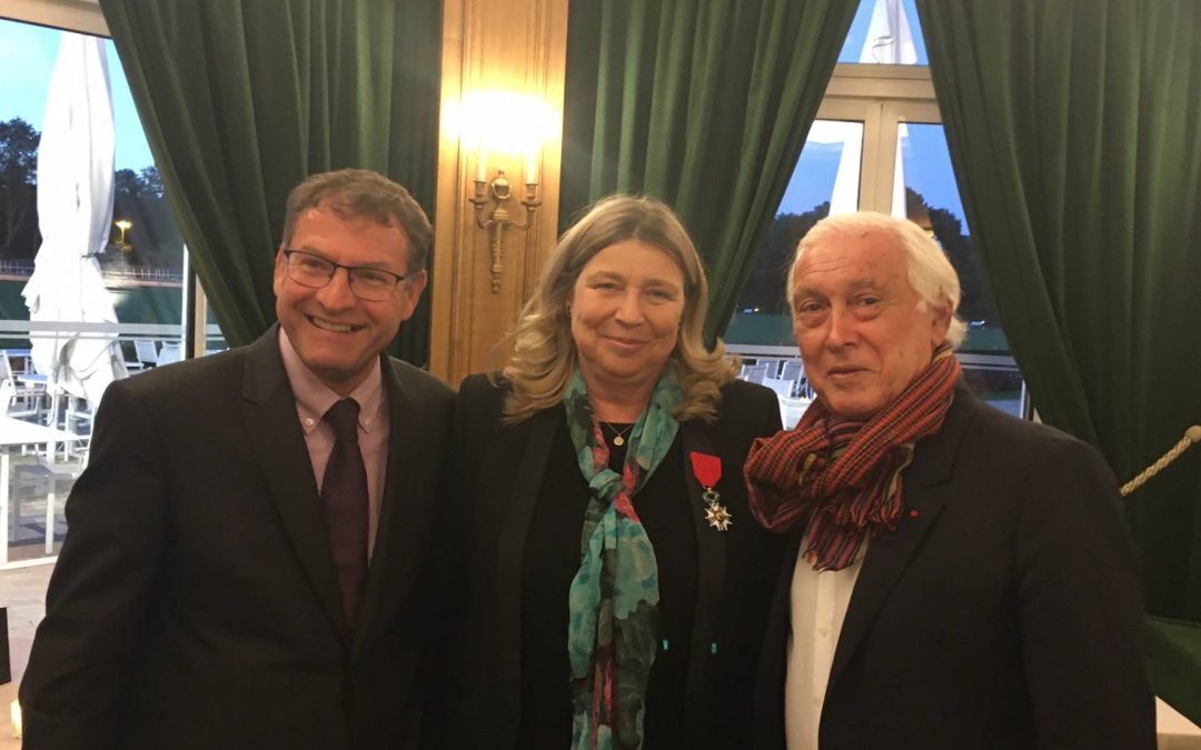 Pr. France Mentré reçoit la légion d&rsquo;honneur