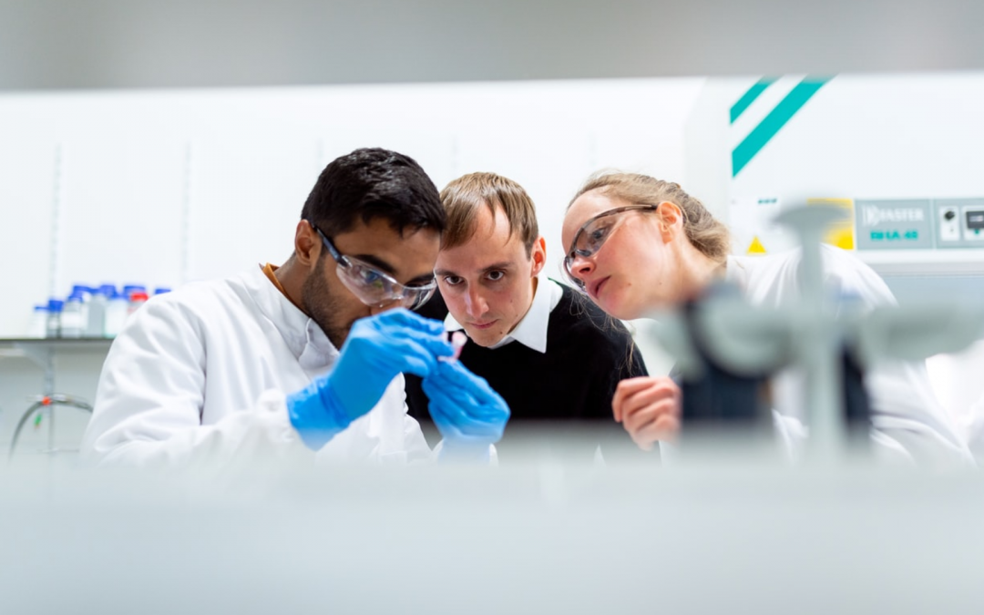 COVID-19 : L’Institut Imagine et Cerba HealthCare signent un accord de partenariat visant à permettre le dépistage des patients susceptibles de développer une forme grave