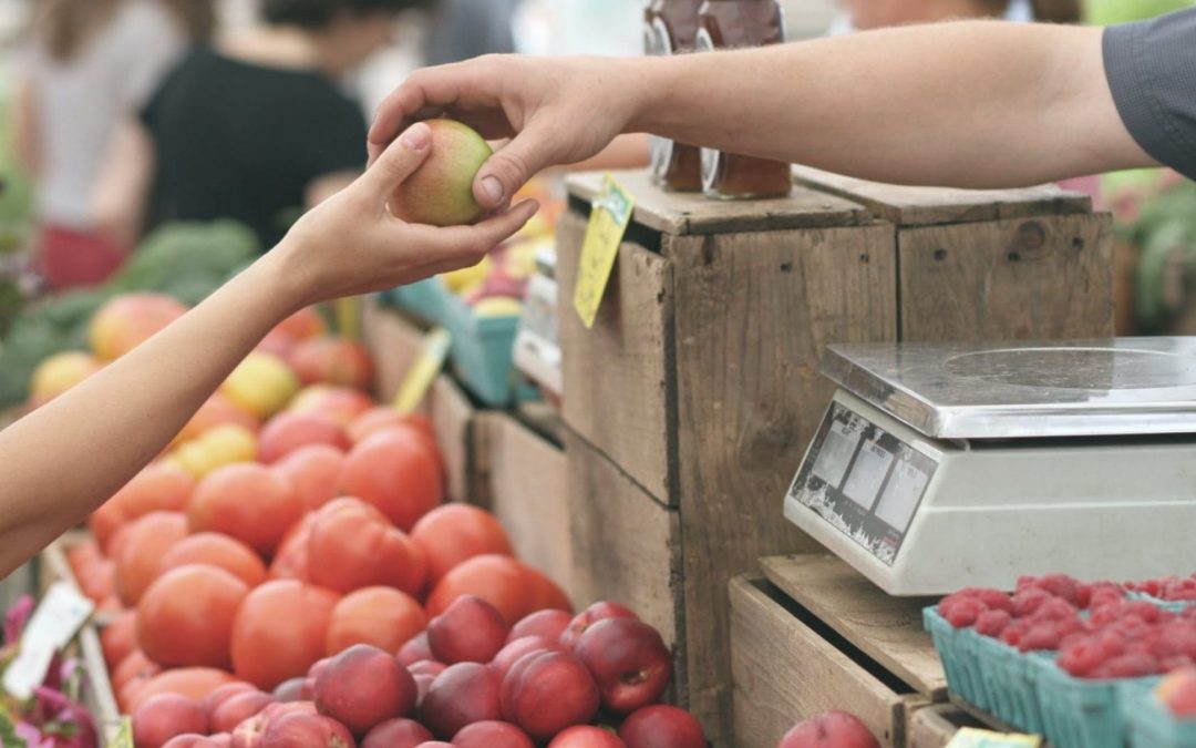 Des aides alimentaires et vestimentaires